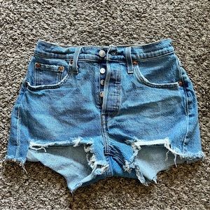 Levi’s 501 Jean Short - Size 25